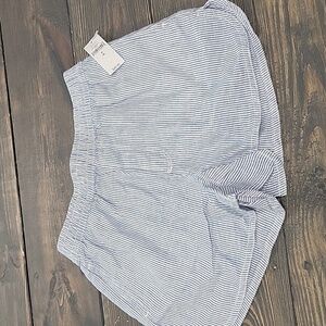 GAP KIDS SEERSUCKER LINEN/COTTON SHORTS, Blue/White - Youth medium (8)